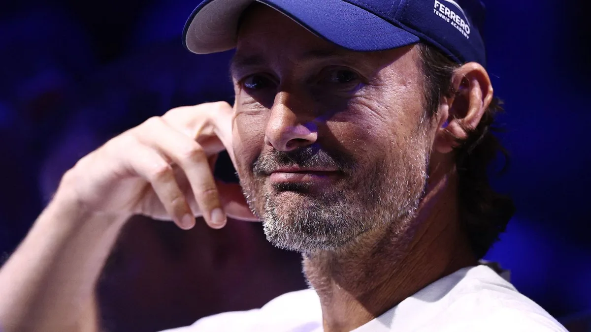 El secreto mejor guardado de Juan Carlos Ferrero: vuelve a entrenar... ¿en el banquillo del mayor rival de Alcaraz?