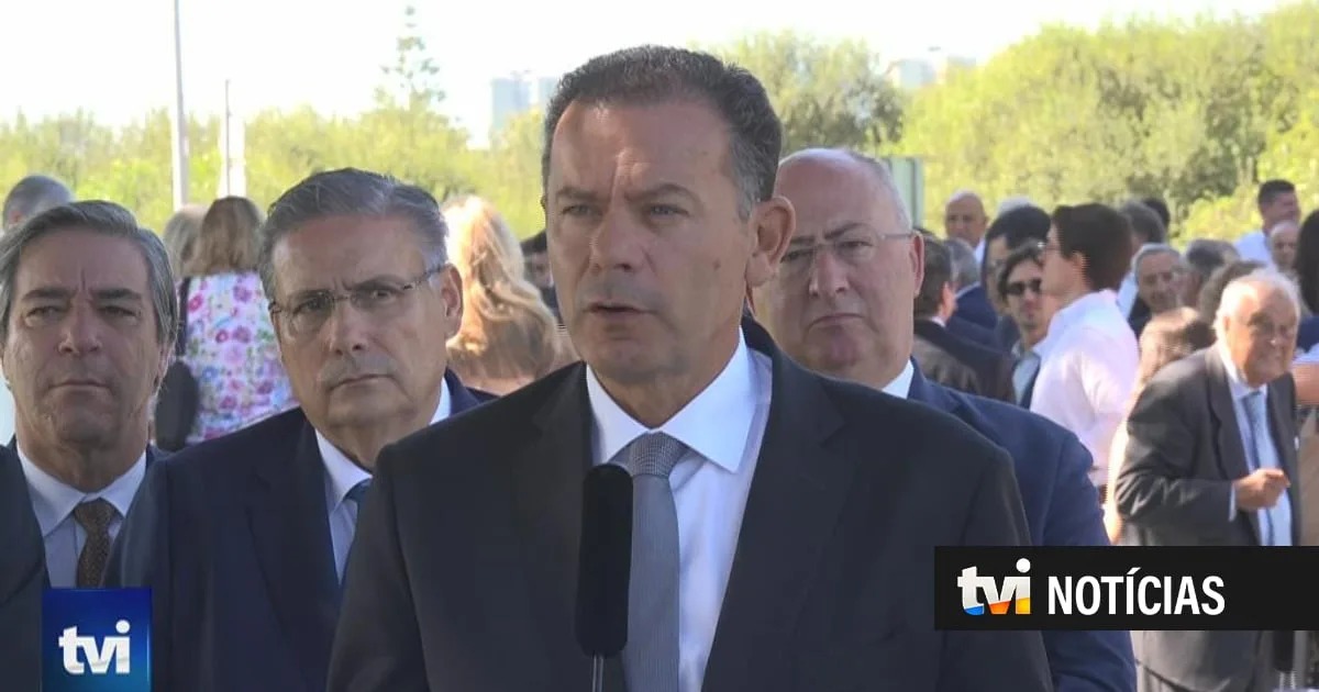 "Não serei o pai da austeridade". Montenegro diz que medidas para enfrentar aumento do custo de vida "são as possíveis"