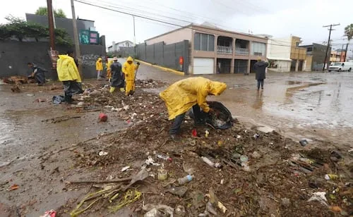 Suspenden clases en Baja California por tormenta tropical Rachel; medida aplica a todos los niveles educativos