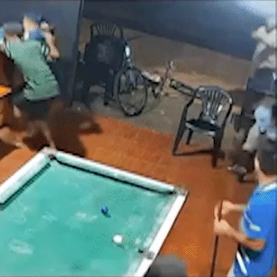 Vídeo mostra ataque que deixou um morto e quatro feridos em bar