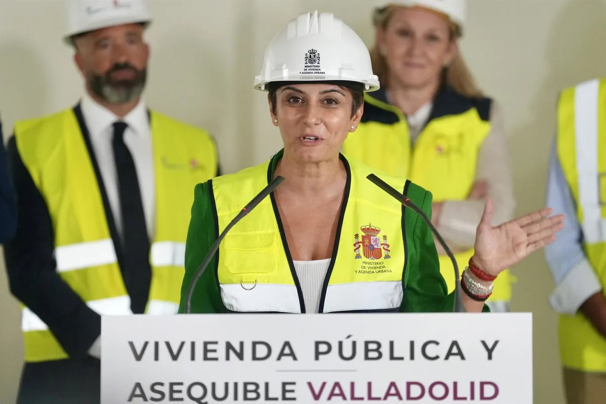 Isabel Rodríguez no "participa" en polémicas y subraya la importancia de dar respuesta a las personas en Ceuta