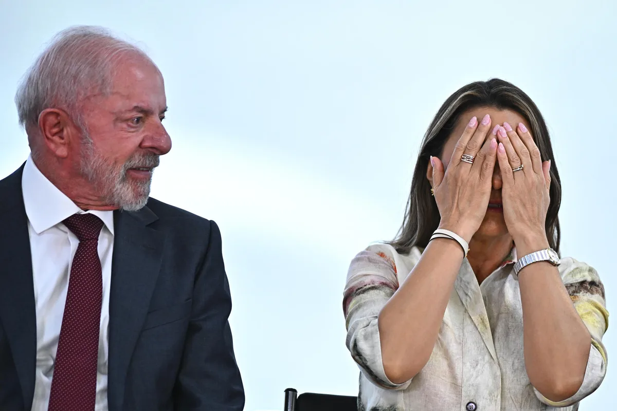 Lula volta a confundir Janja com Marisa durante discurso em Guarulhos