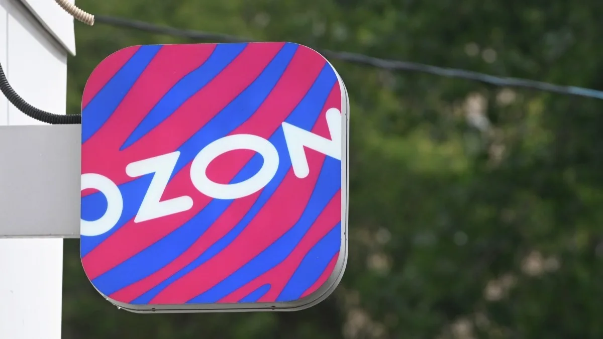 Пожар произошел в одном из логистических центров Ozon в Петербурге при атаке БПЛА