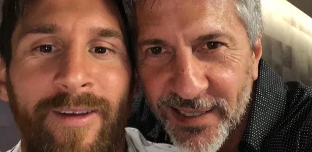 Messi compartilha carta após morte do pai: 'Não sei o que farei sem você'