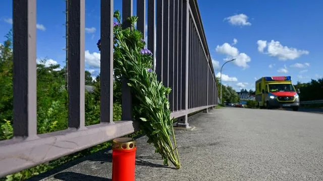 Auf offener Straße: Tödliche Attacke in Erkner: Verdächtiger kannte die Tote