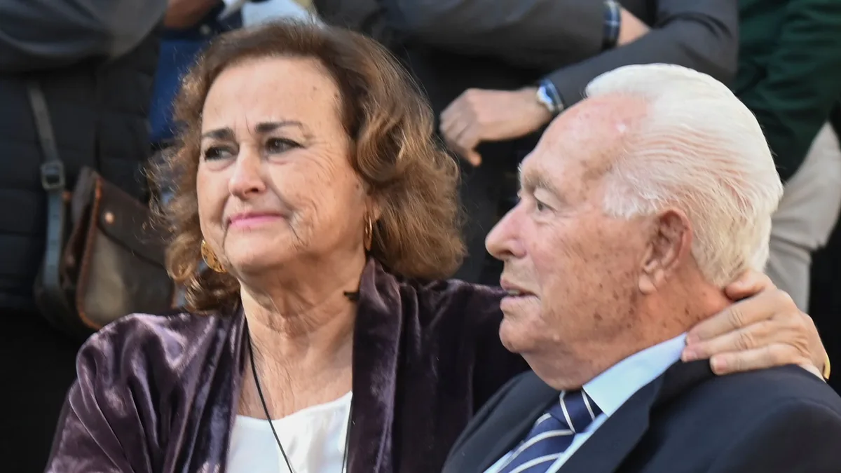 Preocupación por Curro Romero, ingresado a sus 92 años por una neumonía