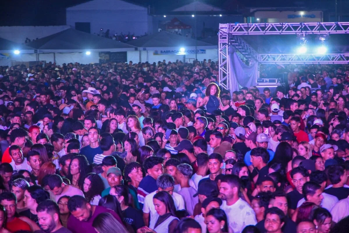 Show de Klessinha reúne cerca de 40 mil pessoas no Festival da Farinha