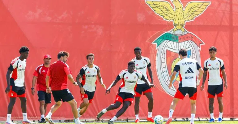 Benfica tenta vantagem na Luz para ir à fase de liga