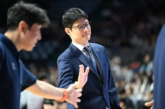 이규섭 원주 DB 감독, '어제의 동지' 부산 KCC 85-79 제압…대구 한국가스공사, 시즌 첫 승리 '환호'