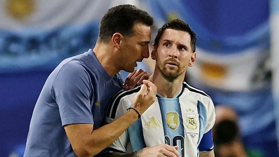 Cómo está la renovación de Scaloni tras la despedida de Messi de la Selección y la baja clave que puede sufrir el cuerpo técnico