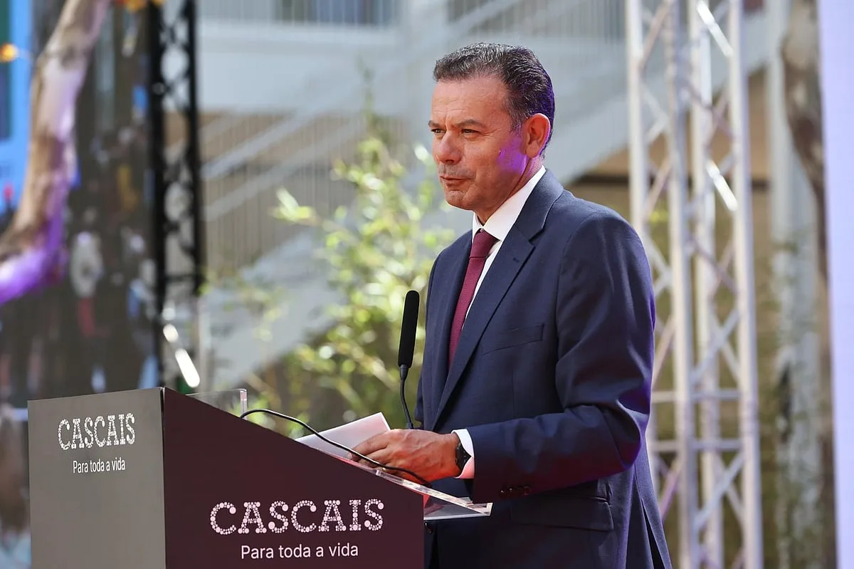 Montenegro diz que é preciso "aguentar o tempo da mudança", em referência aos exames nacionais