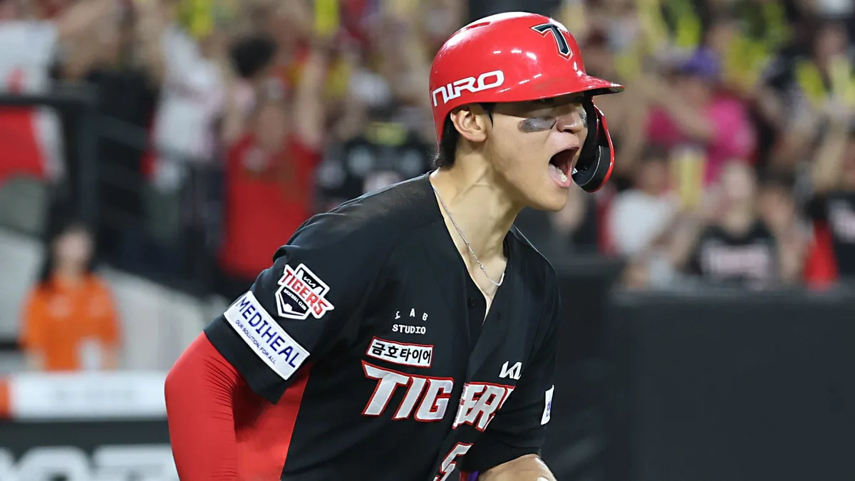 40홈런 앞둔 KIA 김도영, 8월 MVP…두산 곽빈 등 제쳐