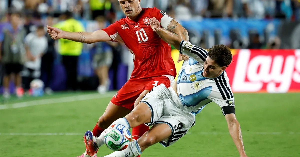 Multaron al capitán del Seleccionado Suizo que enfrentó a la Argentina en el Mundial por falsificar un certificado de Covid