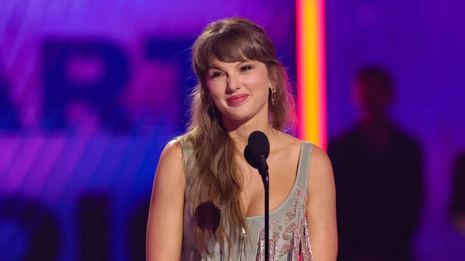 Taylor Swift Blocked From A New No. 1 By A Fellow Hitmaking Machine