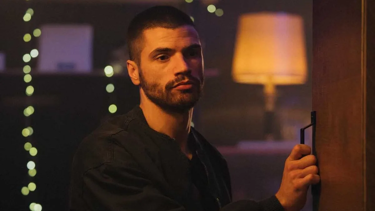 Attirés malgré nous : Ester Expósito et Hugo Diego Garcia réagissent à la fin du film événement Prime Video