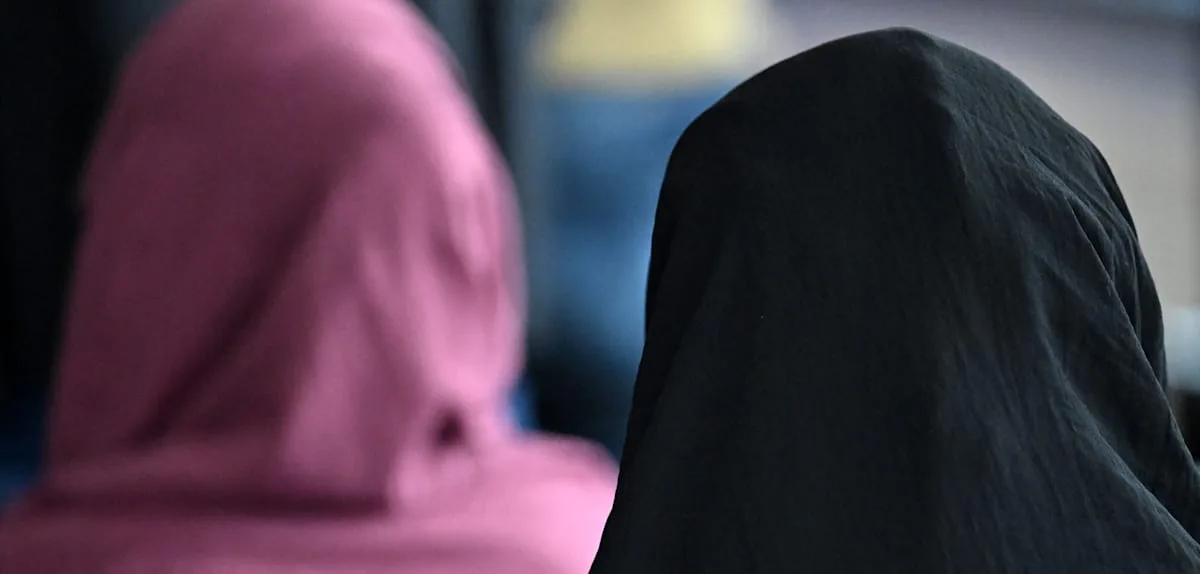 Drohungen, Schulschwänzen – Neues Kopftuchverbot an Österreichs Schulen sorgt für Spannungen