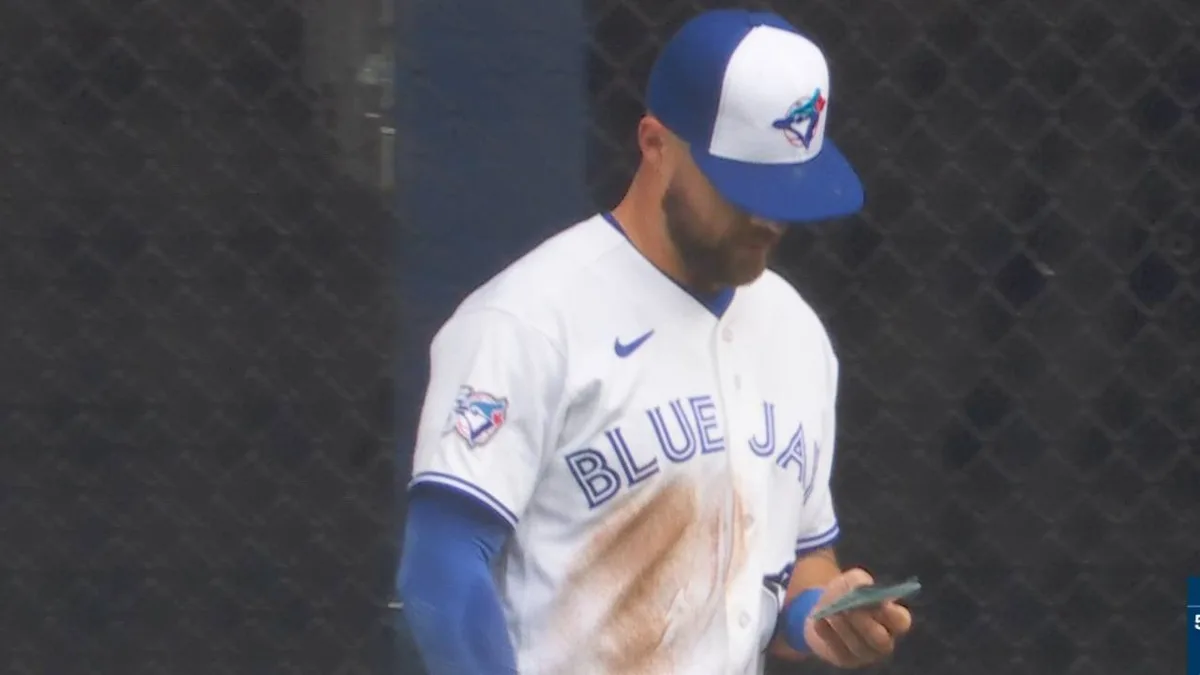 What information goes into MLB players’ defensive positioning cards?