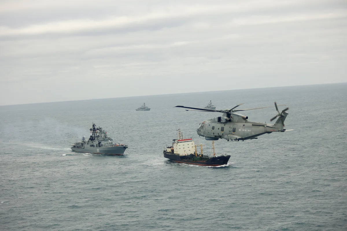 En medio de las tensiones con Moscú, la Marina británica vigiló durante tres días a buques rusos en aguas del Reino Unido