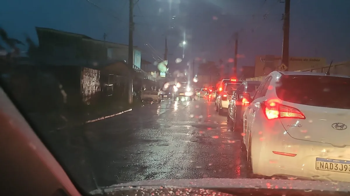 Em uma madrugada, chove 60% do previsto para agosto em Rio Branco: 'Não muda cenário crítico'