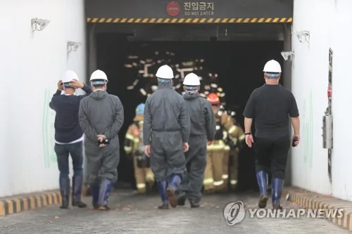 '7명 사망' 현대아울렛 화재…소방업체 소장 징역 3년·점장 1년(종합)