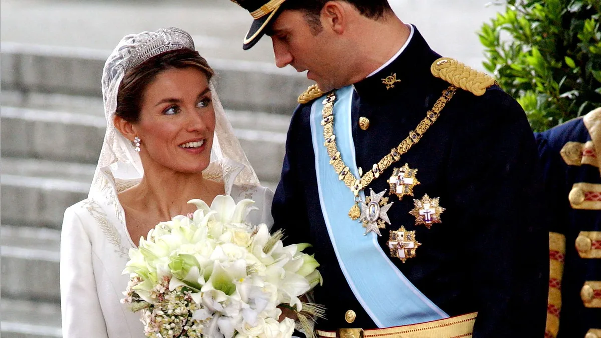 Por qué los ramos de novia blancos como los que llevaron la reina Letizia o Kate Middleton nunca pasan (ni pasarán) de moda