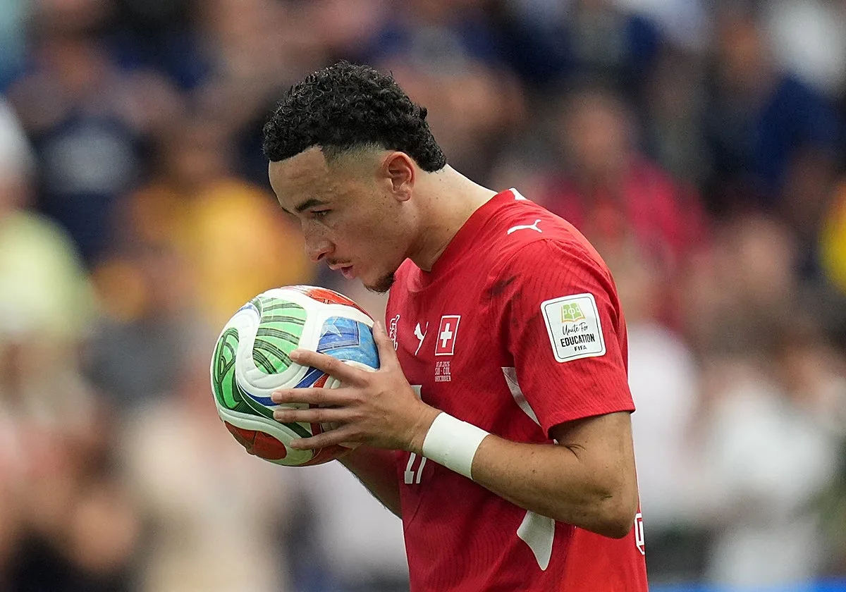 Los lazos que unen al Sevilla FC y al Olympiacos y que pueden ser claves en la posible salida de Rubén Vargas a Grecia