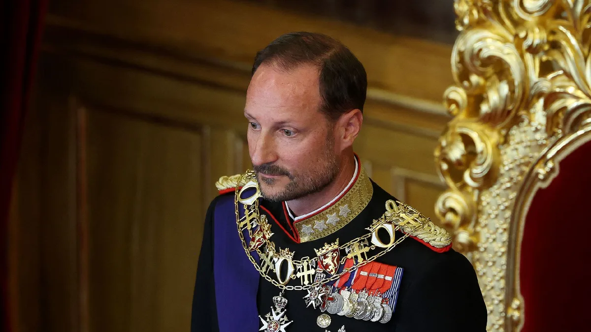 Xi congratulates Norwegian King Haakon VIII on accession to the throne