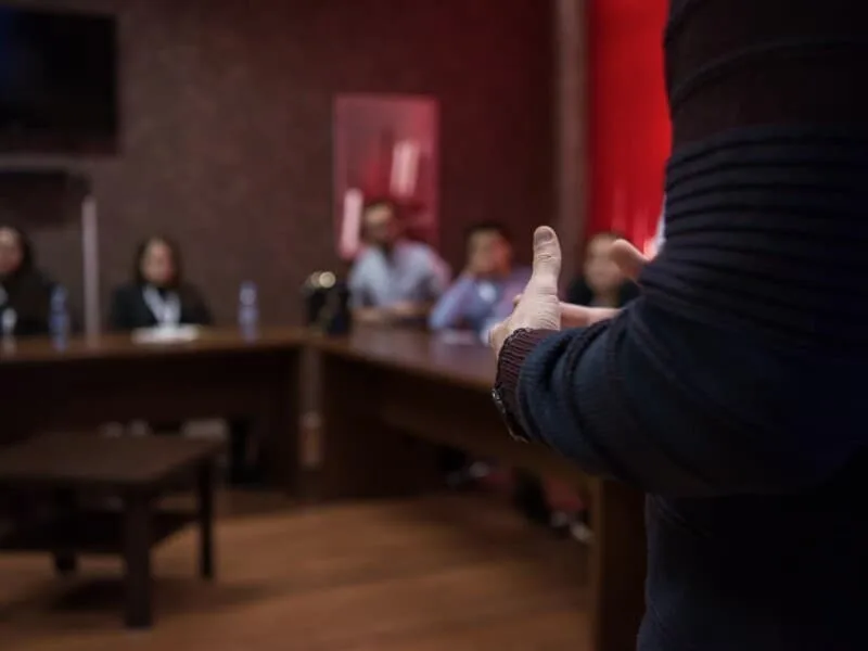 Candidatos à eleição podem faltar a debates? Saiba quais são as regras
