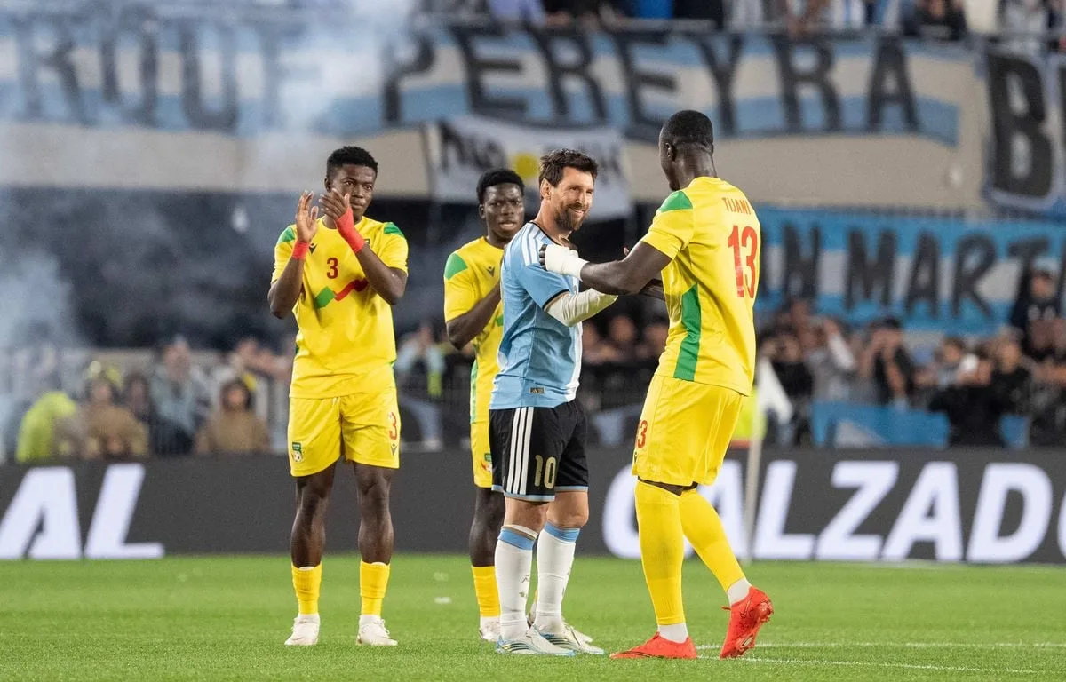 Football : Pour la der de Messi avec l’Argentine, les joueurs du Bénin auraient été traités comme « des gangsters »