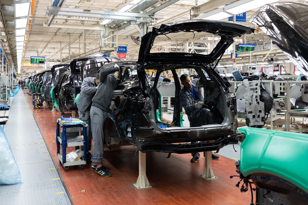 Mercado automotivo caminha para o melhor ano desde 2014, mas chineses preocupam montadoras