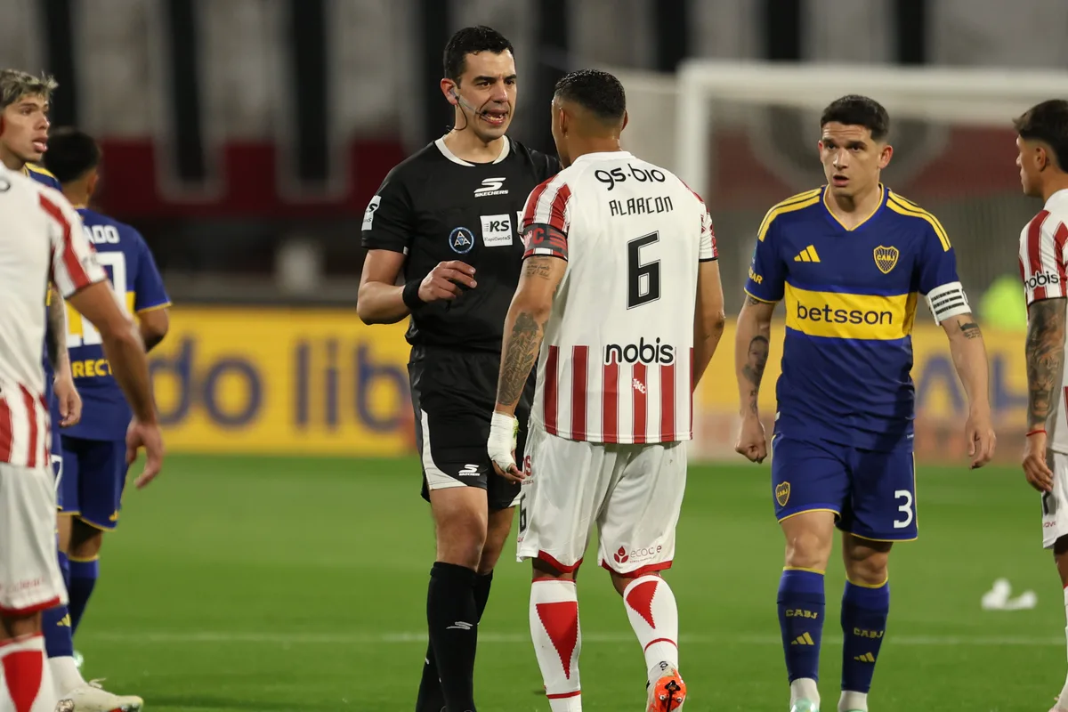 Instituto - Boca: el blooper del arquero que permitió el empate del visitante con otro gol de Enner Valencia
