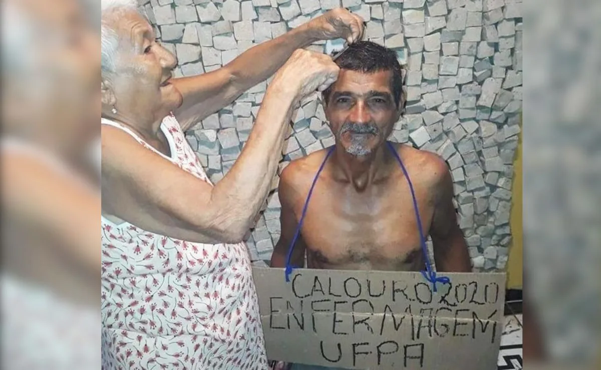 Idoso de 61 anos é aprovado no primeiro vestibular após trabalhar cortando grama todos os dias da semana