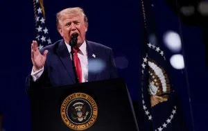 Trump ameaça elevar tarifas sobre veículos e aço do Canadá a 50% a partir de 2027