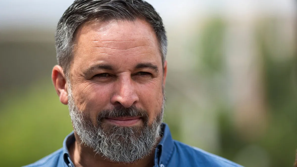 Santiago Abascal (50), sobre su juventud: "Conocí 3 planes para matar a mi padre. Viví escoltado de los 23 a los 33 años"
