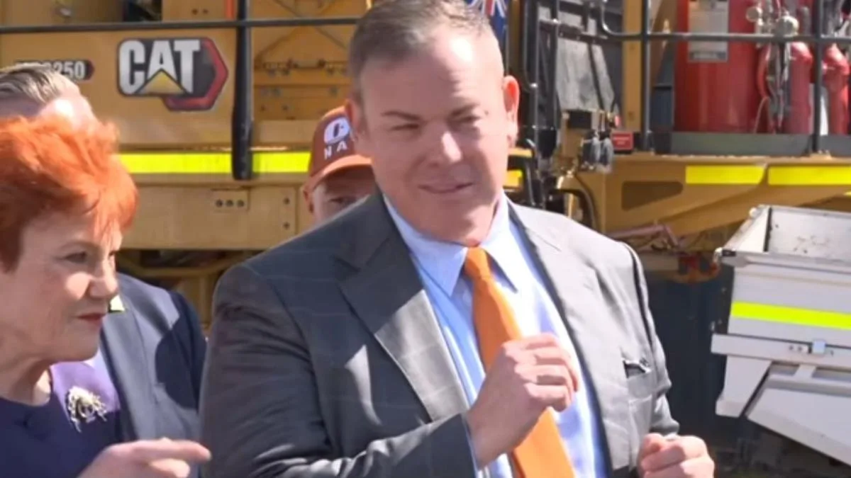 Pauline Hanson interrupts new One Nation NSW leader Mike Newman as he answers investor in fluent Japanese