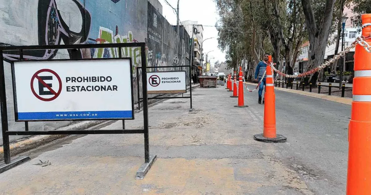 La diagonal 9 de julio en Neuquén no tendrá más estacionamientos cerca de la avenida Argentina