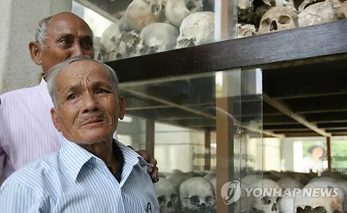'캄보디아판 아우슈비츠' 생존화가 별세…"대학살 역사적 증인"
