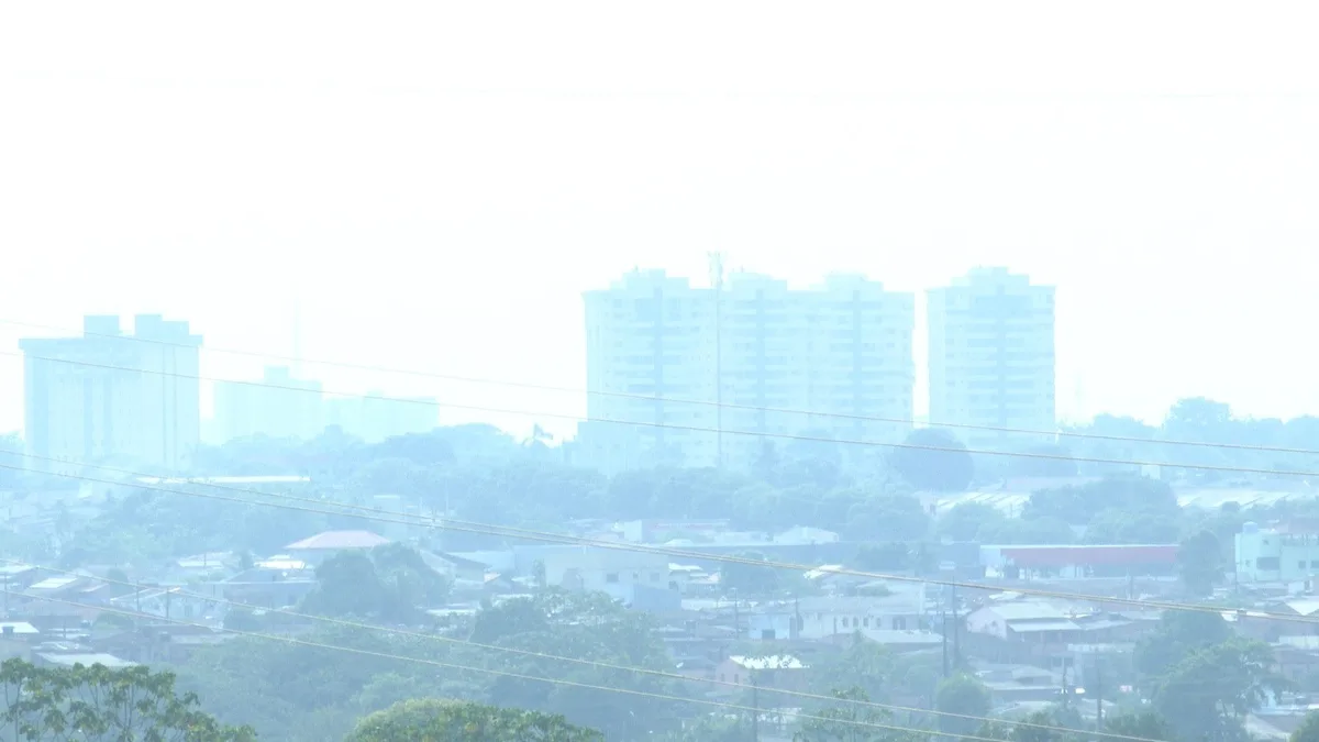 Encoberta por fumaça, Porto Velho registra a pior qualidade de ar do país