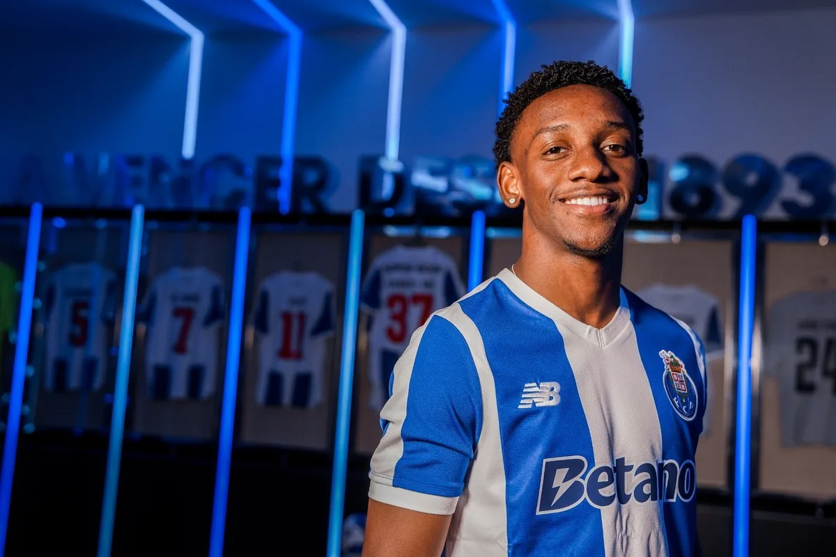 Porto anuncia Gabriel Mec e detalha negócio com o Grêmio; saiba os valores