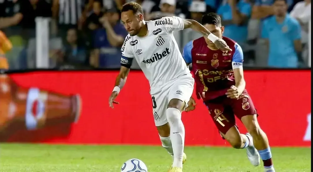 Com duas assistências de Neymar, Santos vence o Macará de virada