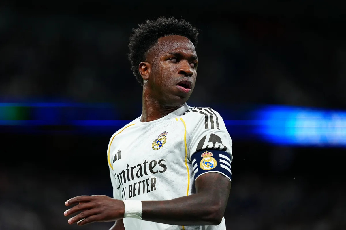 Raúl Asencio defende Vini Jr. e revela torcida por Mbappé na Bola de Ouro