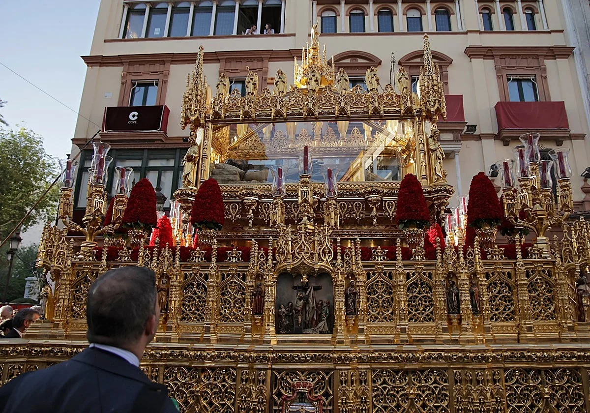 El Santo Entierro modificará su recorrido da ida y vuelta en la Semana Santa de Sevilla de 2027