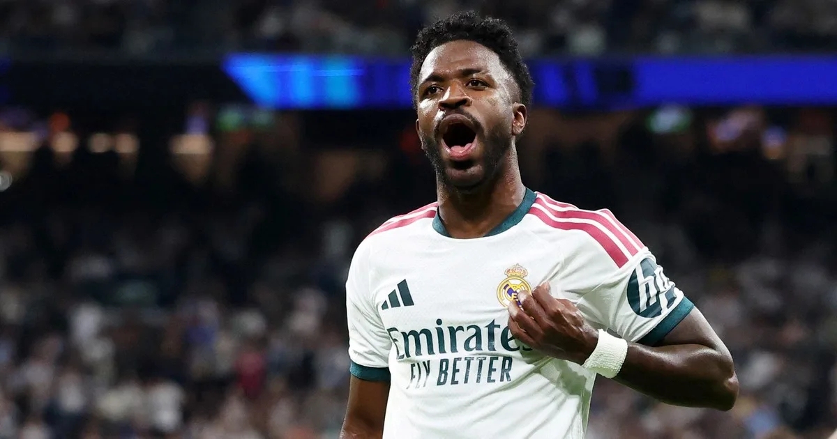 Vinícius, del éxtasis al papelón: metió un gol para Real Madrid pero el VAR se lo anuló y lo echaron por tirarle del pelo a un rival