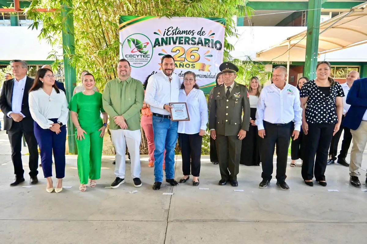 Cumple 26 años el CECyTEC Monclova Sur; reconocen a docentes fundadores