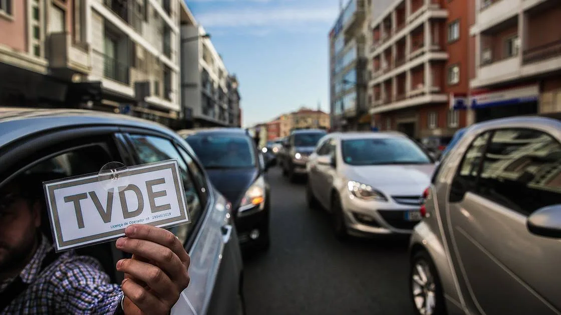 A partir de setembro táxis vão poder trabalhar como TVDE