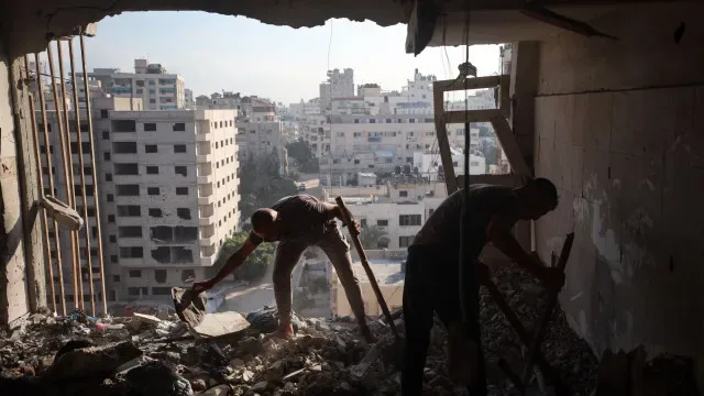 Pelo menos 13 pessoas morreram após desabamento de um edifício em Gaza