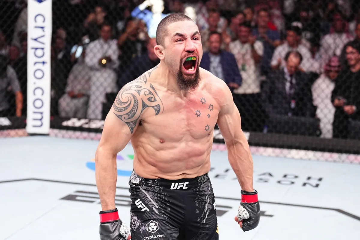 Уиттакер объяснил, почему не вернётся в средний вес UFC