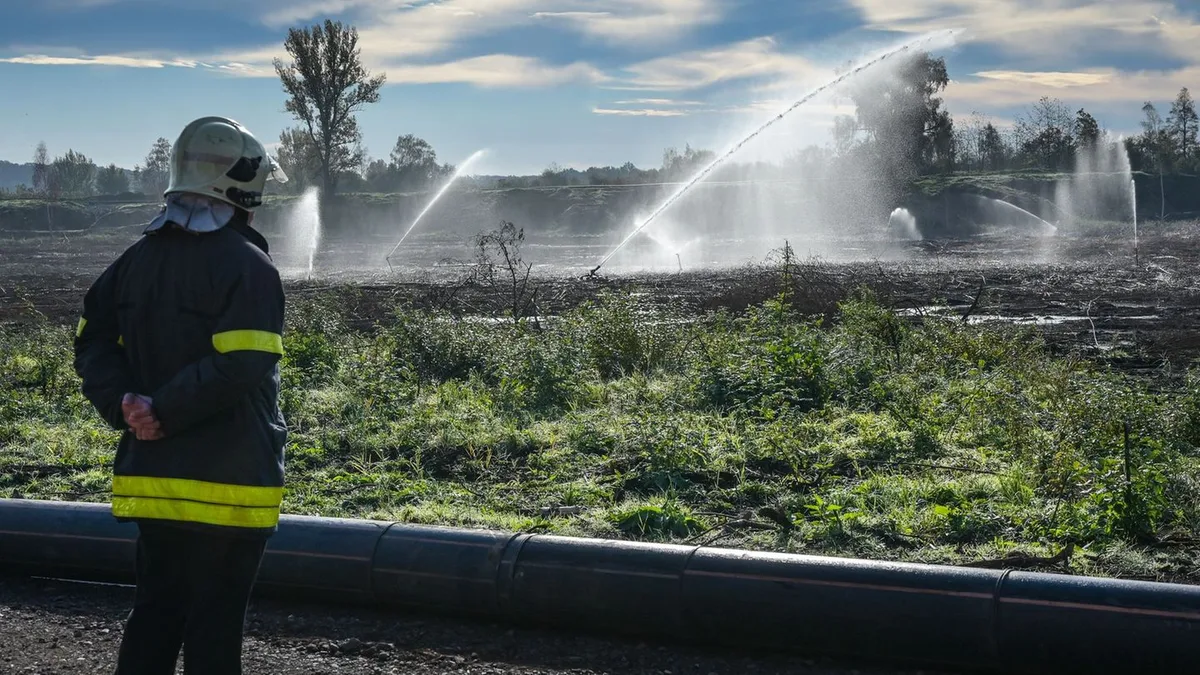 Dauerbrand: Temporäre Wasserleitung zum schwelenden Kohlebrand steht