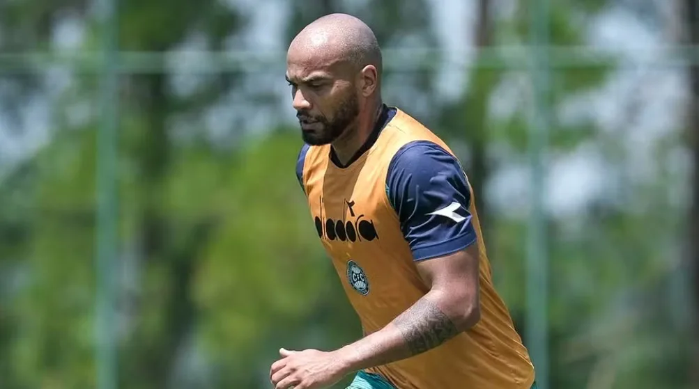 Atuações do Coritiba: Rodrigo Moledo tem noite de herói com gols decisivos no Athletiba; dê suas notas