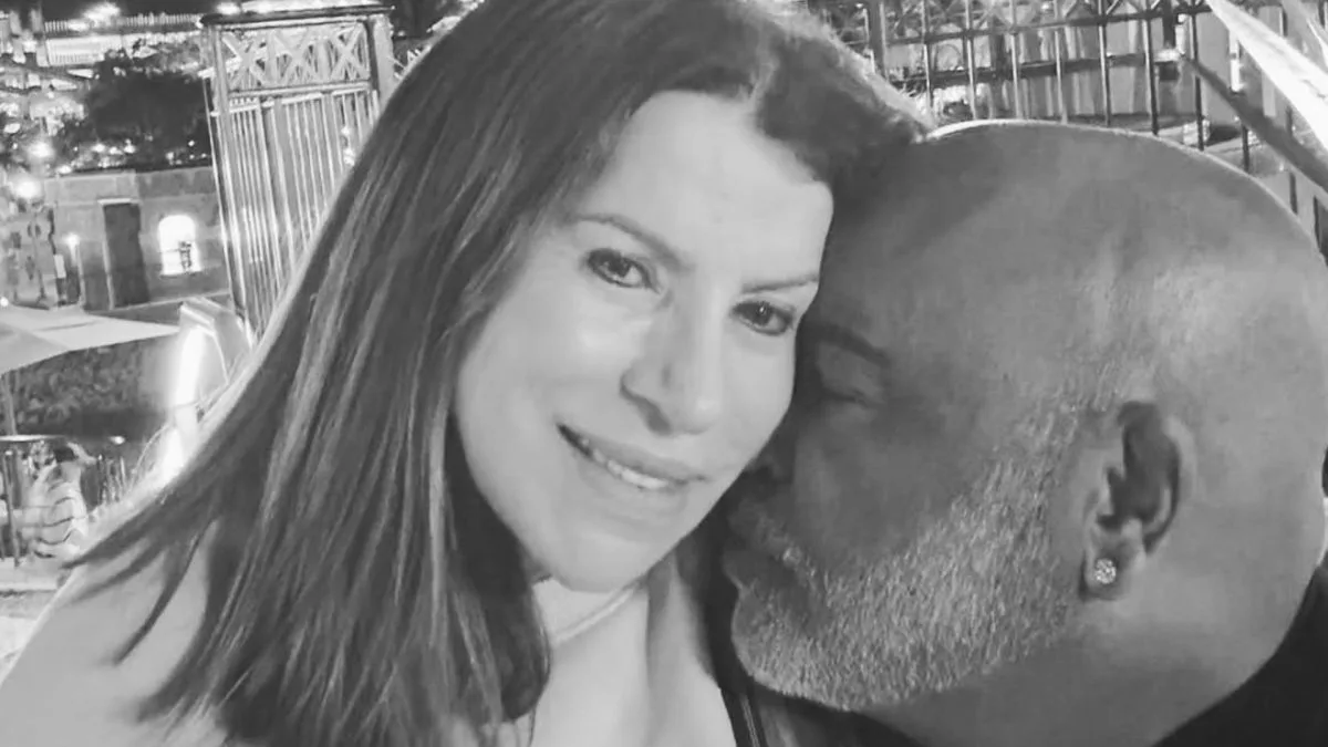 Esposa de Rick faz primeiro pronunciamento após morte do cantor: ‘Como eu me despeço de você depois de 42 anos?’